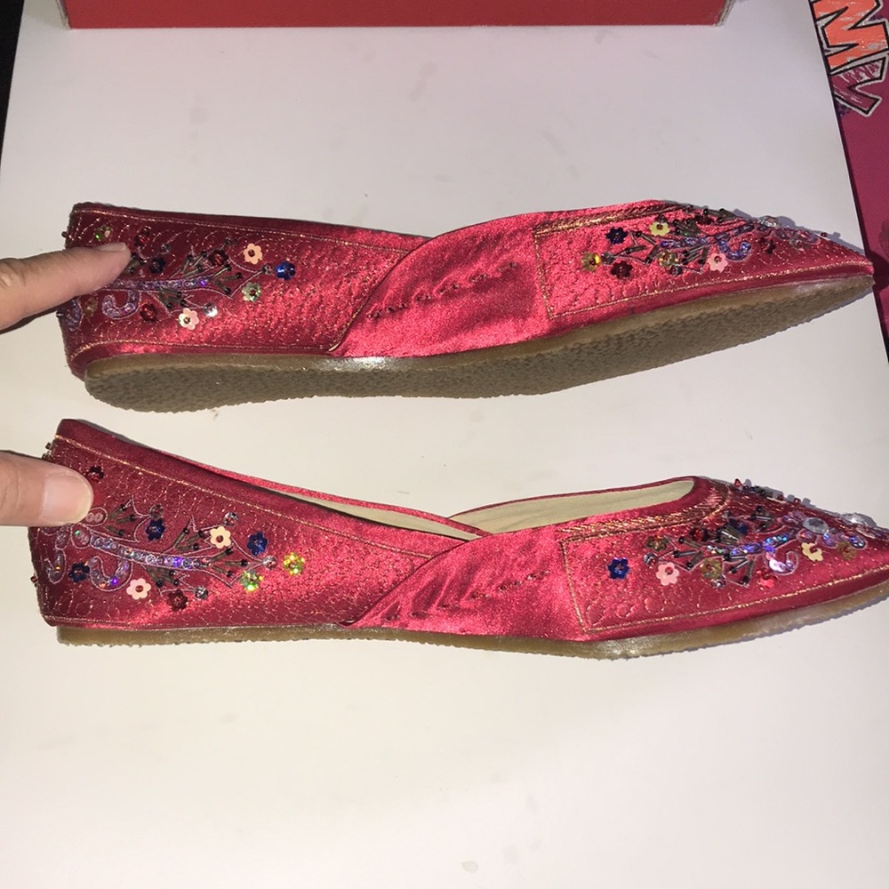 Women’s Satin Embellished Shoes - Picture 3 of 8